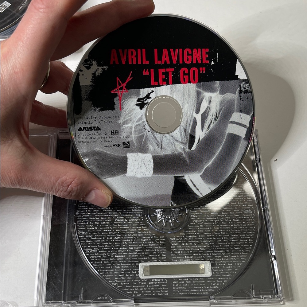 Avril Lavigne 'Let Go' CD - Picture 5 of 5